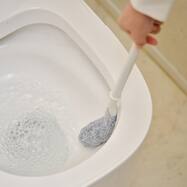 奥まで洗いやすい スリムトイレクリーナー