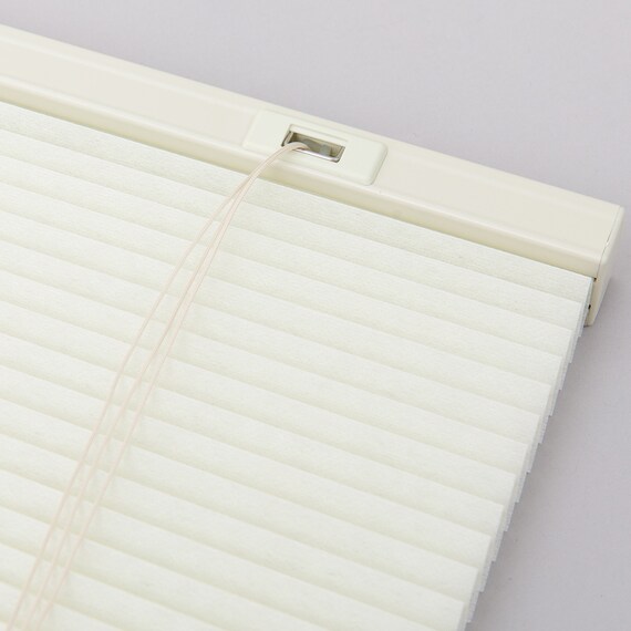 断熱・保温 ハニカム構造のシェード(L6325 180X180) 9枚目画像