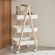 木製フレームがかわいい3段ワゴン