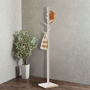 重ならず掛けられる北欧風ポールハンガー