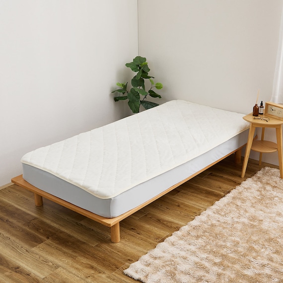 【ずれにくい敷きパッド】敷きパッド&ボックスシーツセット ダブル (キルト/アイボリー) 1枚目画像