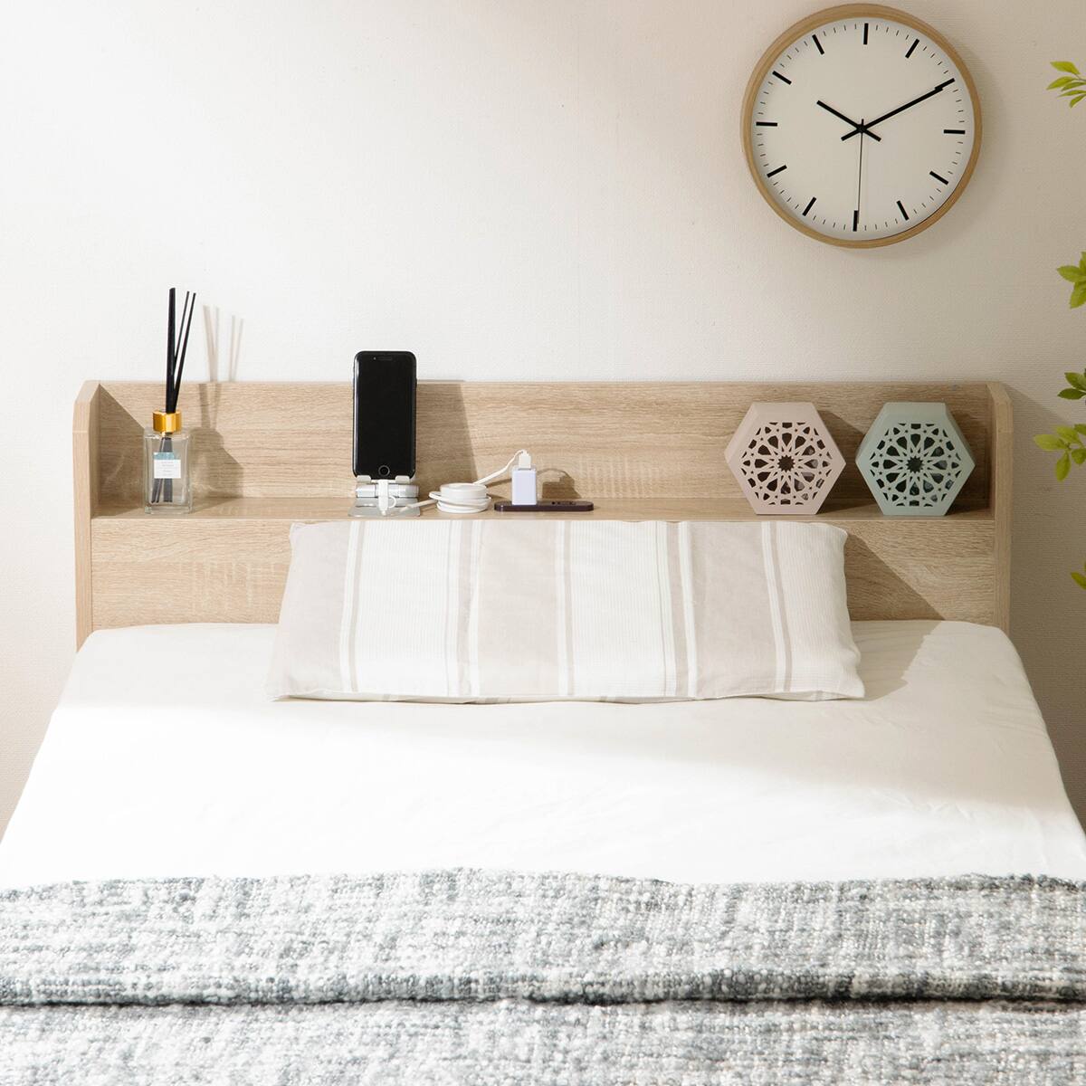 セミシングル 棚コンセント付きチェストベッドフレーム (SCL 浅引出し