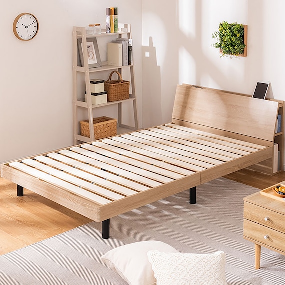 サイド収納+2口コンセント付き すのこベッド(シングル ナチュラル) 1枚目画像