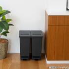 小窓付きスリムペダルペール 20(ブラック) 6枚目画像