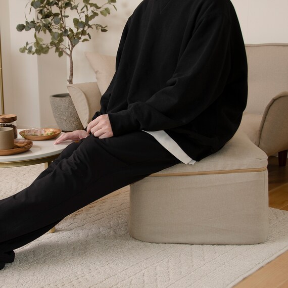 マルチに使えるクッションスツール スクエア BE 3枚目画像