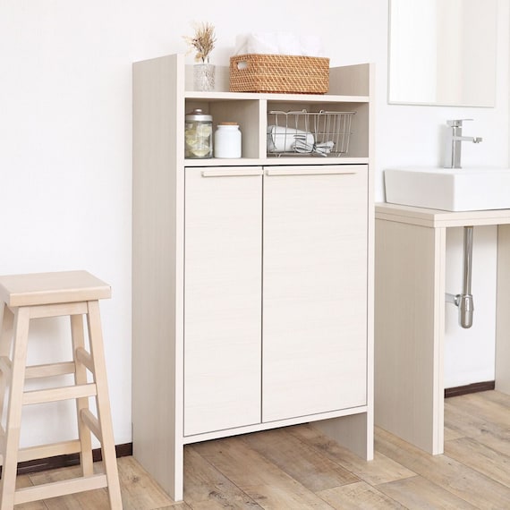 スリム設計のモダンキャビネット 扉 (高さ120cm WH木目) 2枚目画像