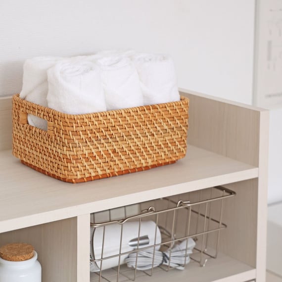 スリム設計のモダンキャビネット 扉 (高さ120cm WH木目) 4枚目画像