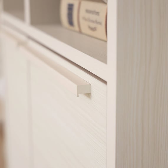 スリム設計のモダンキャビネット 扉 (高さ120cm WH木目) 10枚目画像