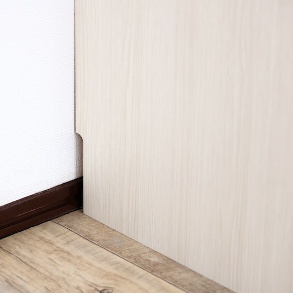 スリム設計のモダンキャビネット 扉 (高さ120cm WH木目) 13枚目画像