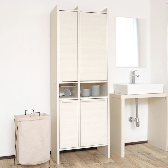 スリム設計のモダンキャビネット 扉 (高さ180cm WH木目) 1枚目画像