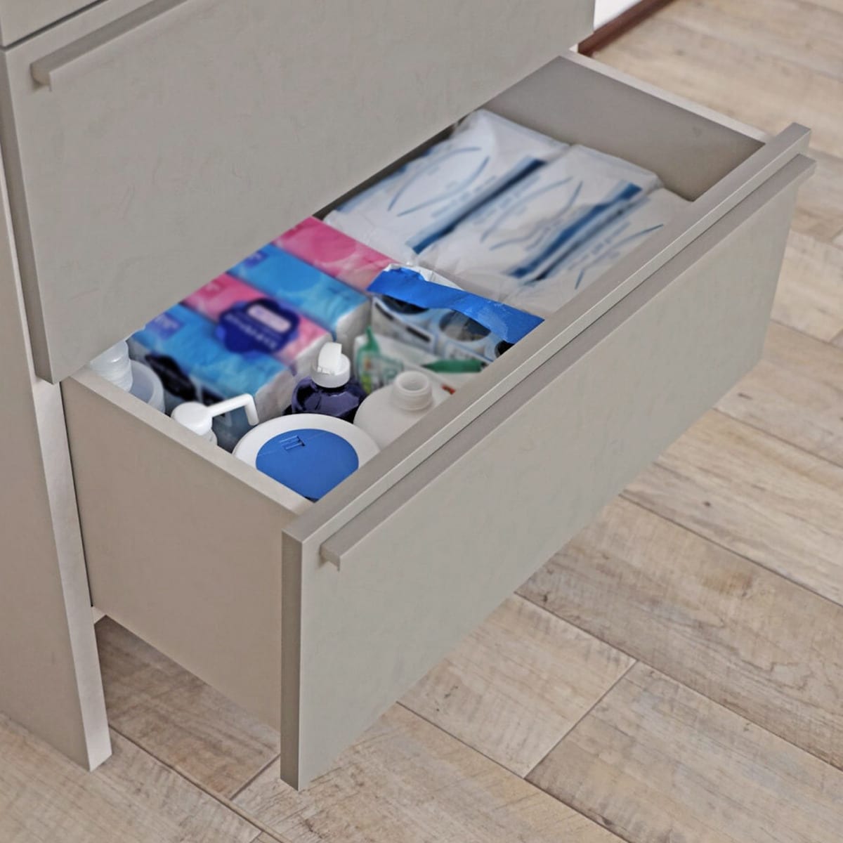 スリム設計のモダンキャビネット 引き出し3段 (高さ180cm GY) | ニトリ