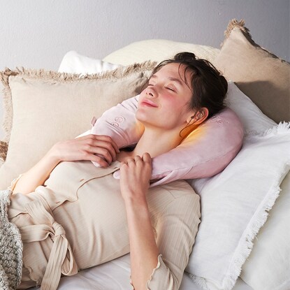 ホットネックマッサージピロー ライトピンク 通販 ニトリネット 公式 家具 インテリア通販 ホットネックマッサージピロー ライトピンク 通販 ニトリネット 公式 家具 インテリア通販