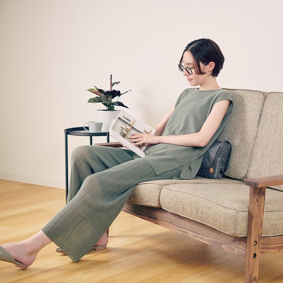 持ち運びしやすいミニマッサージクッション (ブラック) 3枚目画像