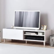 フラットなフォルムのテレビ台(ローボード幅118cm)