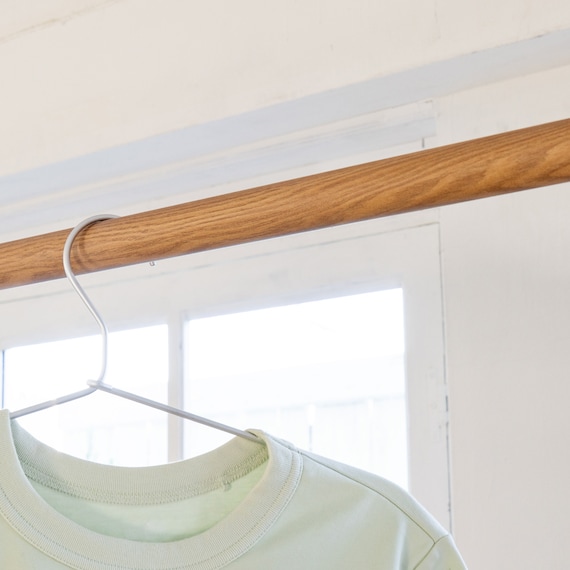 【室内用】インテリア物干しポール 1本(木目ライトブラウン) 3枚目画像