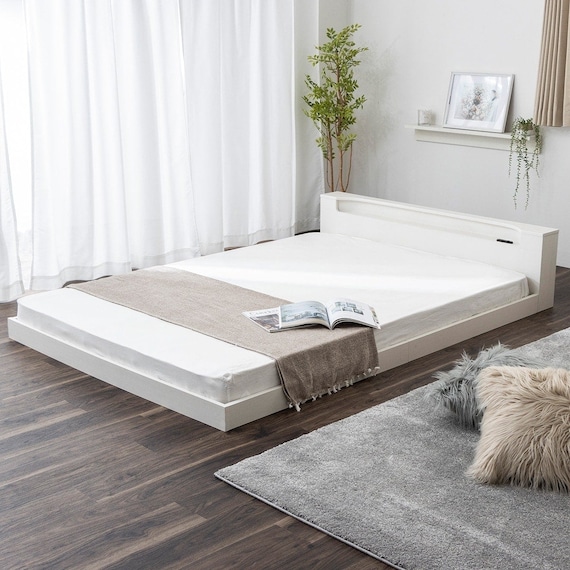 ダブル 棚・照明・コンセント付きフロアベッドフレーム(ORO WW) 1枚目画像