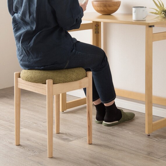 スタッキングできるスツール円形(GR/NA) 1枚目画像