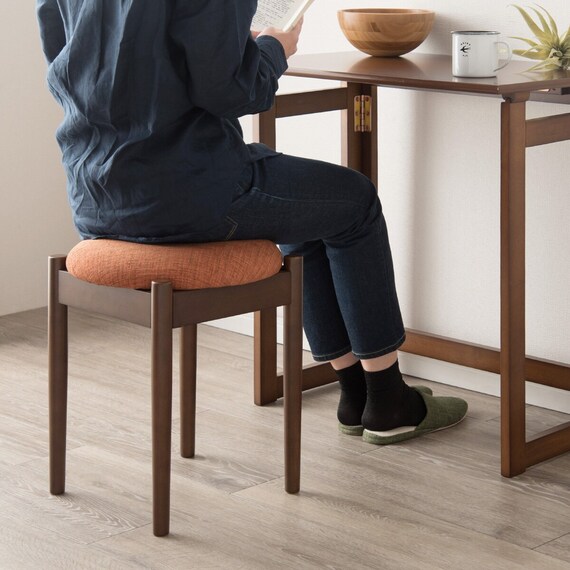 スタッキングできるスツール円形(OR/BR) 1枚目画像