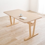 やさしい色味のビーチ材ダイニングテーブル (NA)