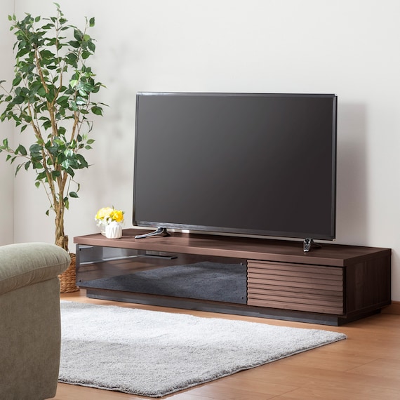 前板に天然木アルダー材を使用した高級感のある テレビ台 (幅150cm MBR) 1枚目画像