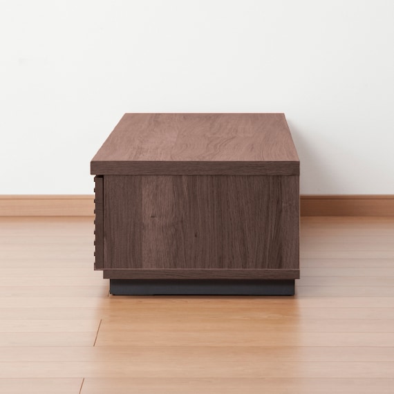 前板に天然木アルダー材を使用した高級感のある テレビ台 (幅150cm MBR) 10枚目画像