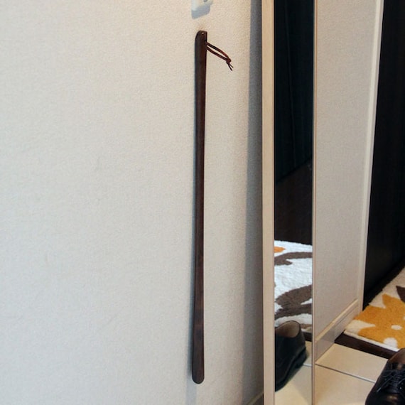 立ったまま使える天然木ロング靴べら 75cm (ブラウン) 3枚目画像