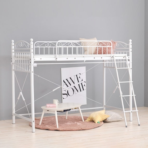 カーテンが付けられる プリンセスロフトベッド(ミドル) 1枚目画像