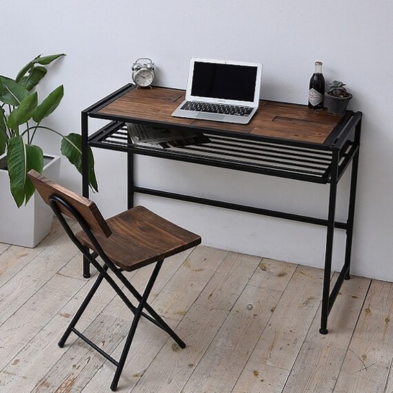 植物性オイル塗装で仕上げた天然木とスチールのコンビネーション(デスク) 1枚目画像