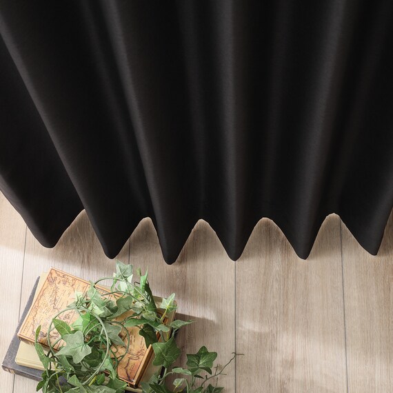 【一人暮らし・寝室に】外から見えにくいミラーレース付 遮光1級・遮熱カーテン4枚セット(エコオアシス ブラック 100X110cmセット) 18枚目画像