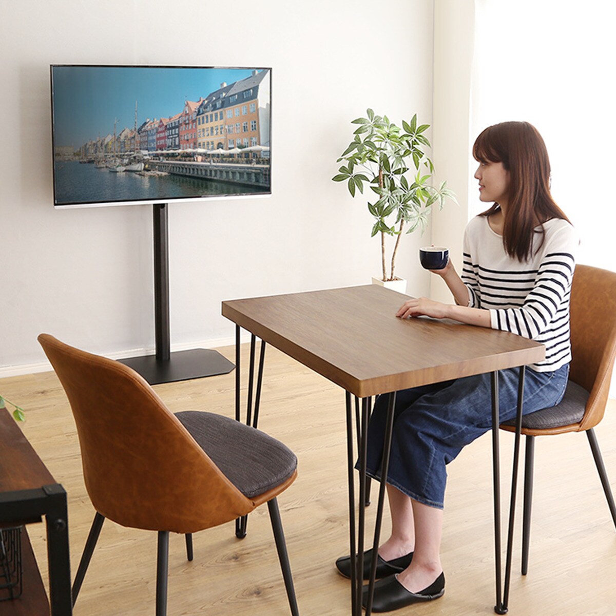 最短翌日出荷】首振り壁寄せテレビスタンド (ハイタイプ OTG BK