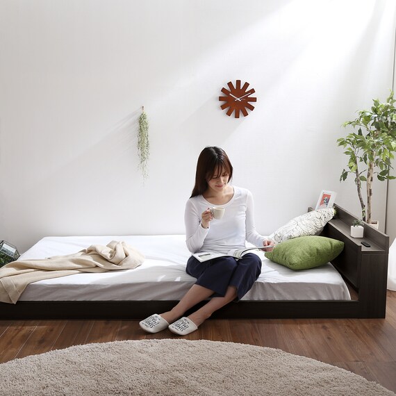 宮・コンセント付き北欧調フロアベッドフレーム(S DBR) 5枚目画像