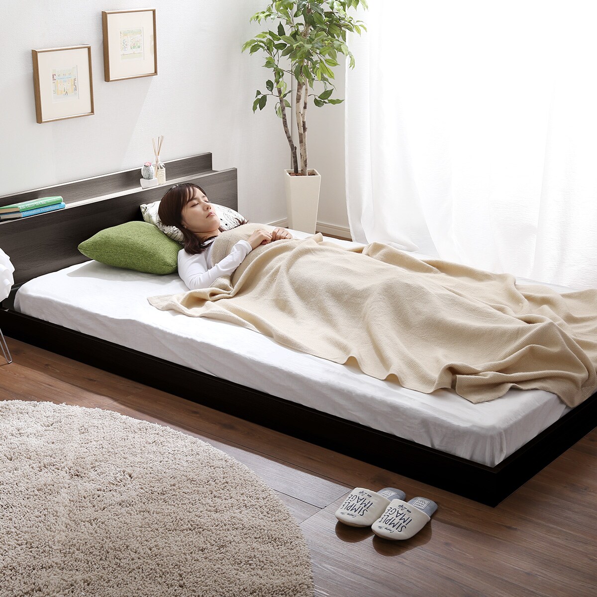 宮・コンセント付き北欧調フロアベッドフレーム(SD DBR) | ニトリ