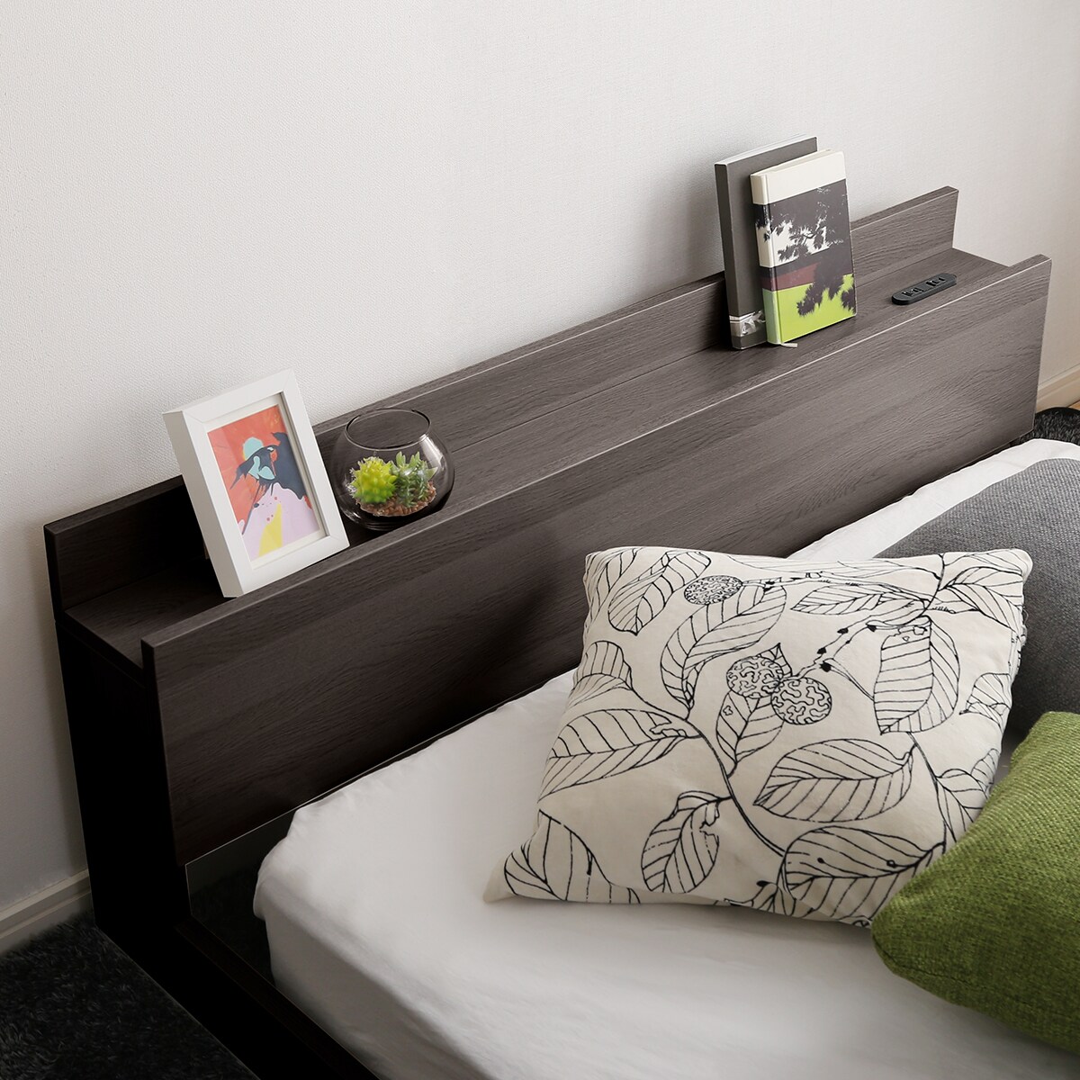 宮・コンセント付き北欧調フロアベッドフレーム(SD DBR) | ニトリ