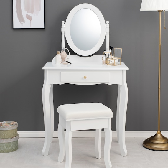 エレガントな猫脚ドレッサー 2枚目画像