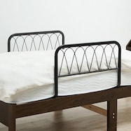 シンプルなデザインのベッドガード(幅70cm 2コセット)