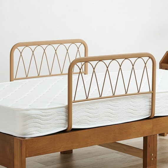 シンプルなデザインのベッドガード(幅70cm 2コセット BR) 1枚目画像