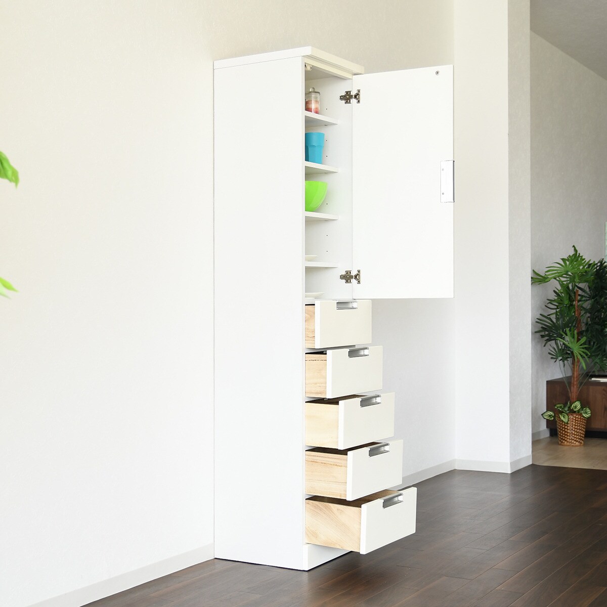 お手入れしやすい鏡面仕様キャビネット（上部板扉＋下部引き出し）幅