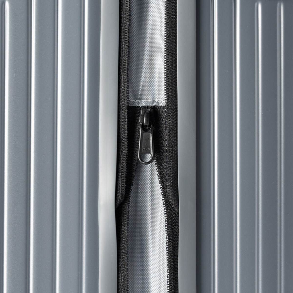 フロントオープン拡張ジッパータイプキャリーケース(70-78L マット