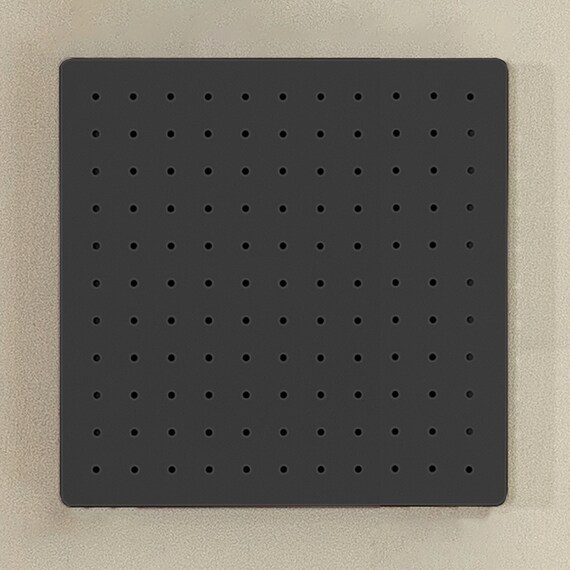 マグネット対応可能なスチールパンチングボード(30×30cm ブラック) 1枚目画像