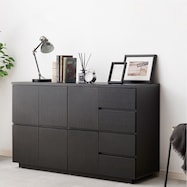 シンプルデザインキャビネット