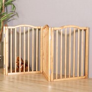 温かみある木製のペットフェンス