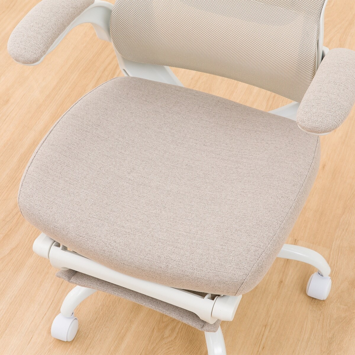 ドイツ製チェア CN104 / New Chair - NICK WHITE