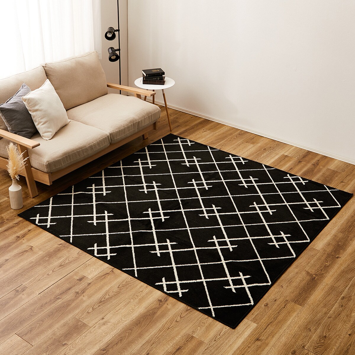 はっ水加工で汚れに強い多機能日本製ラグ BK 185x185 | ニトリネット