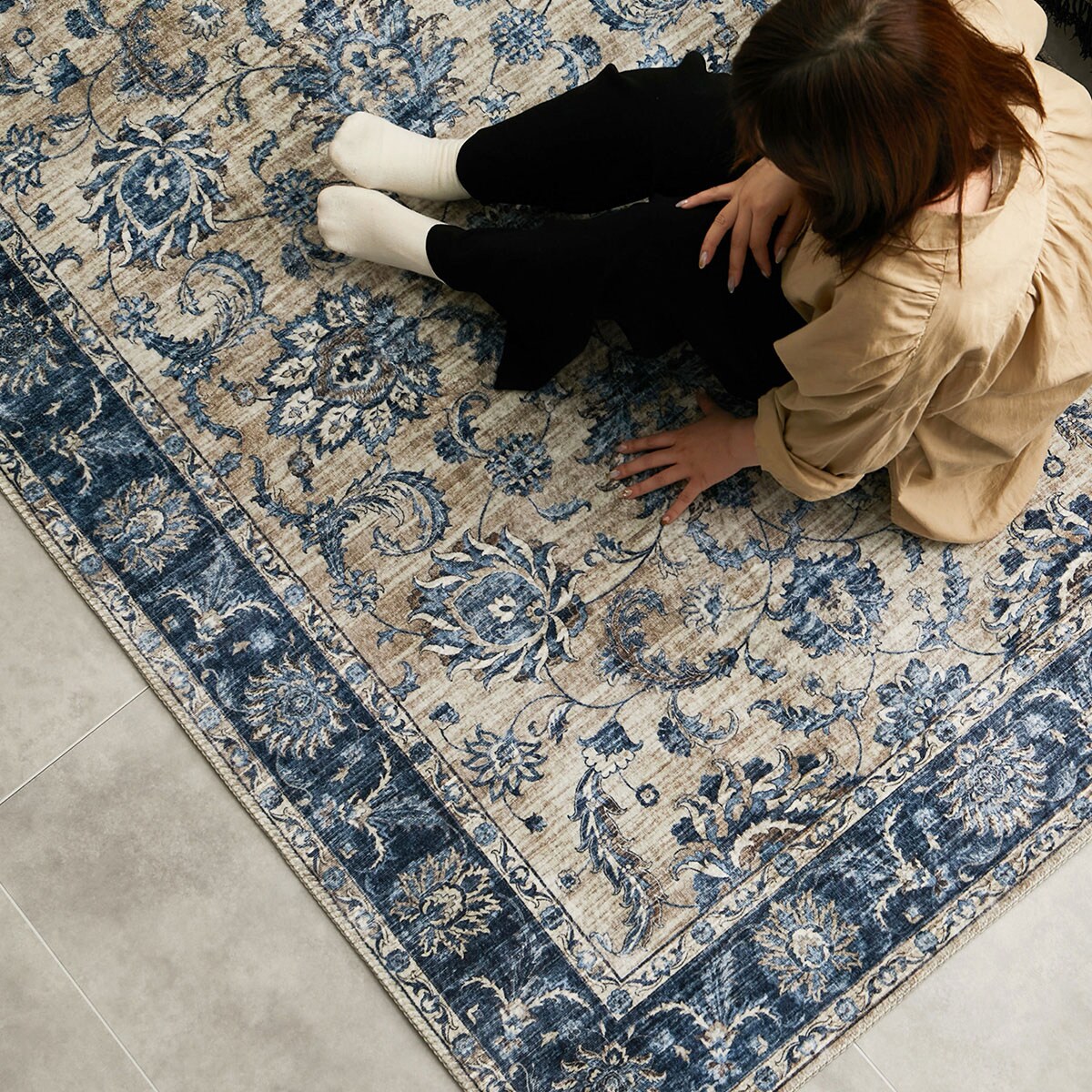 オリエンタルなデザインの洗える起毛プリントラグ 190X190 NV | ニトリ