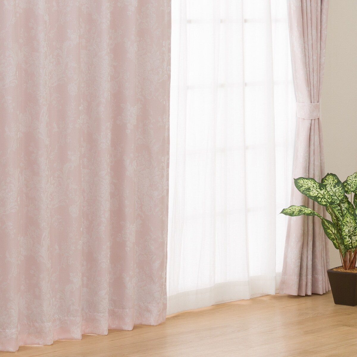 新品　豪華　トリムマスクジャガード遮光カーテン　ローズ　ゴールド 110cm 新品 豪華 トリムマスクジャガード遮光カーテン ローズ ゴールド 110cm