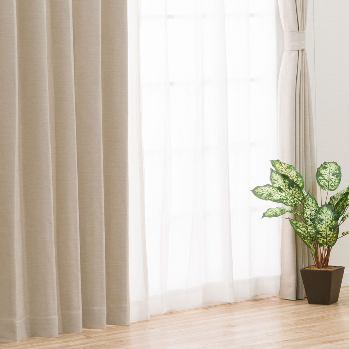 遮光2級カーテン リーボス ベージュ 通販 ニトリネット 公式 家具 インテリア通販