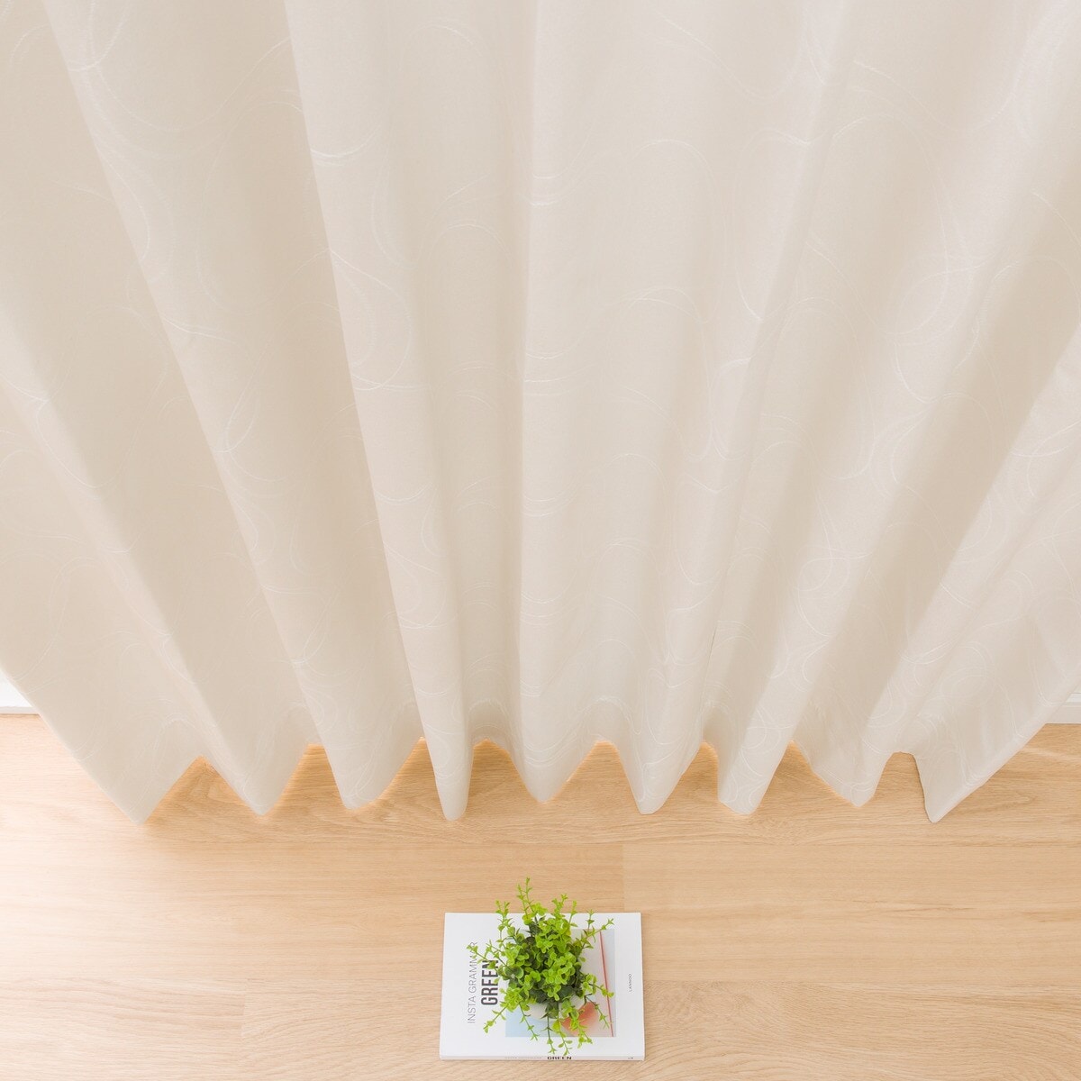 ニトリ 遮光カーテン アイボリー 1.5倍ヒダ 遮光1級・遮熱カーテン（無地・アイボリー）100×178×2 | ニトリネット