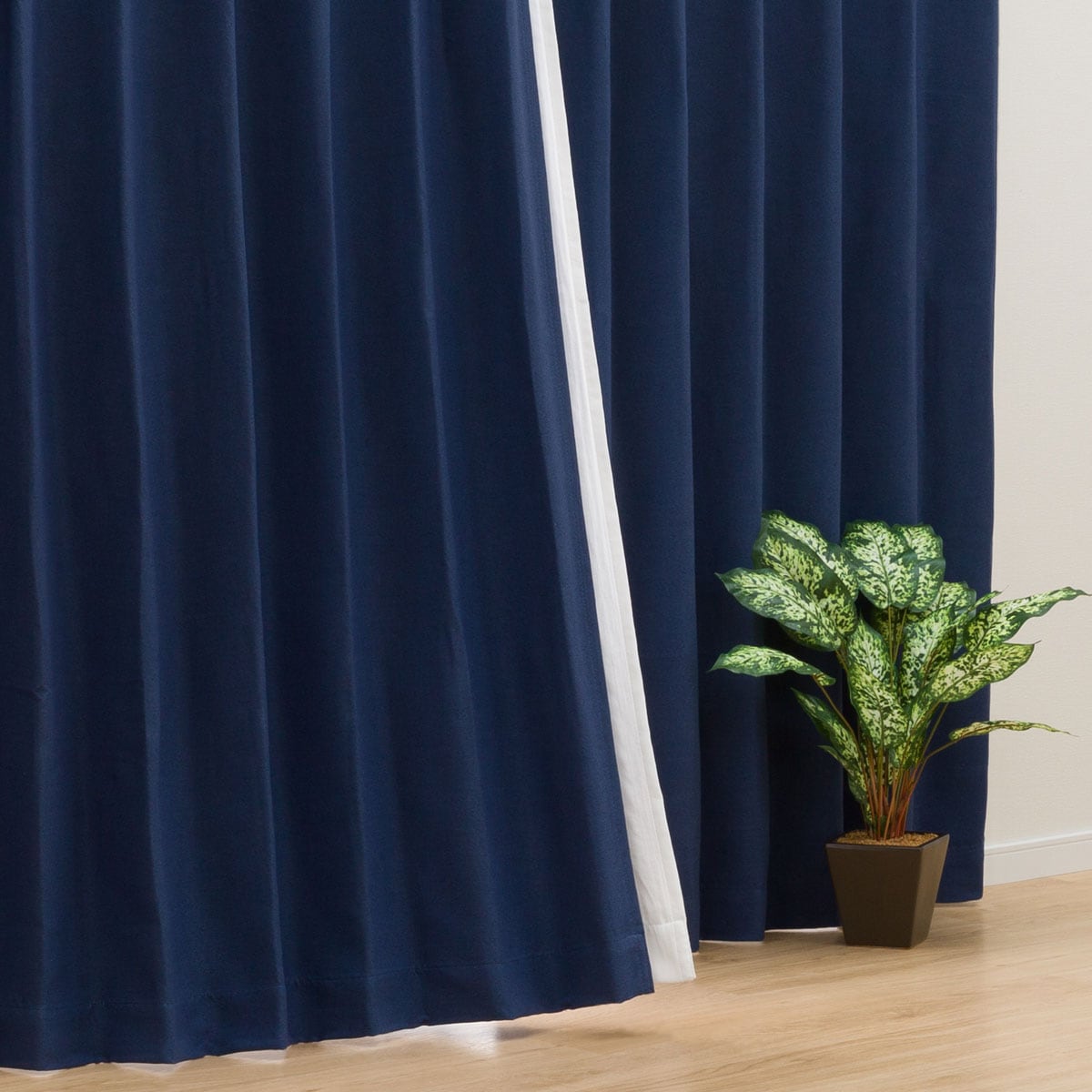 ニトリ Nレーベン ネイビー カーテン 縦約110×横約100 ×2枚組 - カーテン