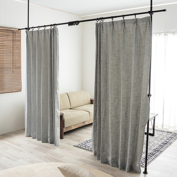 伸長式突っ張りカーテンポール ブラック 1枚目画像