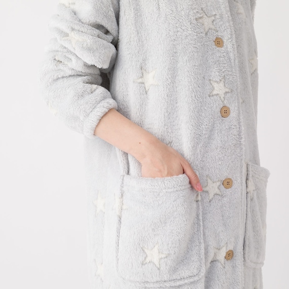 すっぽり収納 フード付き着る毛布 ミドル丈(NウォームSP スター) 9枚目画像